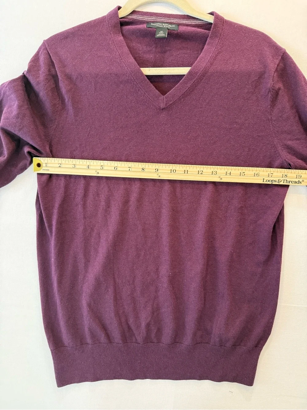 Banana Republic Luxury Brand Men's V-Neck Sweater - Plum